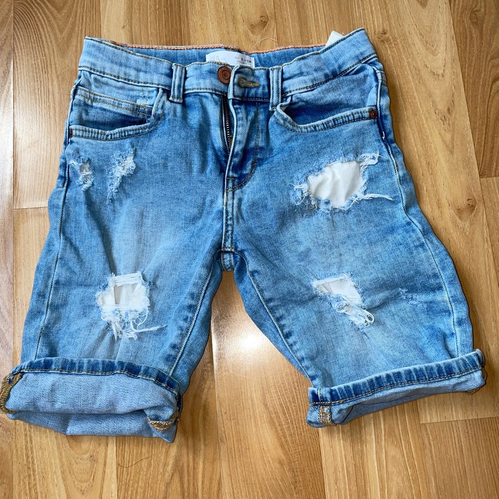 Zara Distressed Shorts Size 9